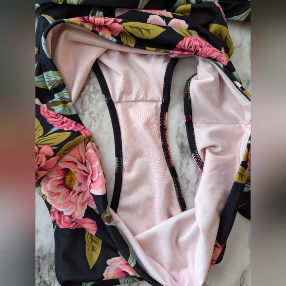 Shade & Shore Bikini Floral Print size medium - Picture 10 of 10